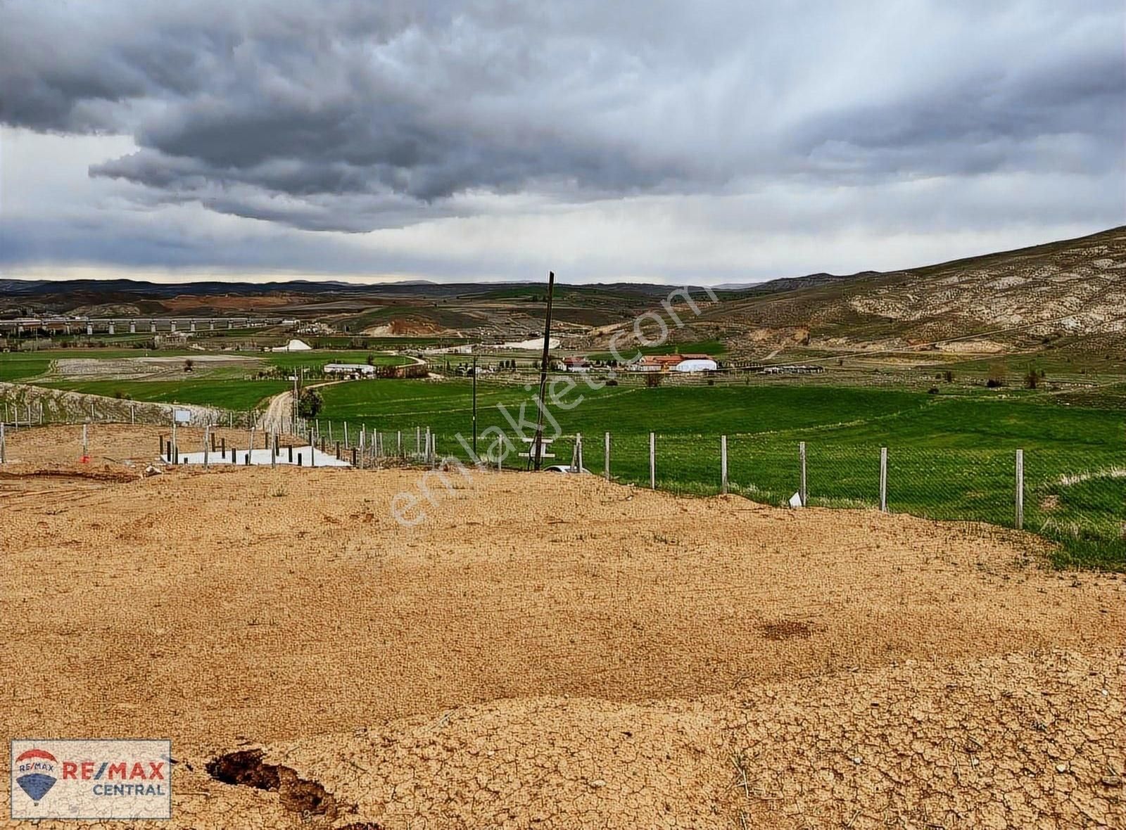 Remax Centralden Satılık 1200 M2 Bahçe