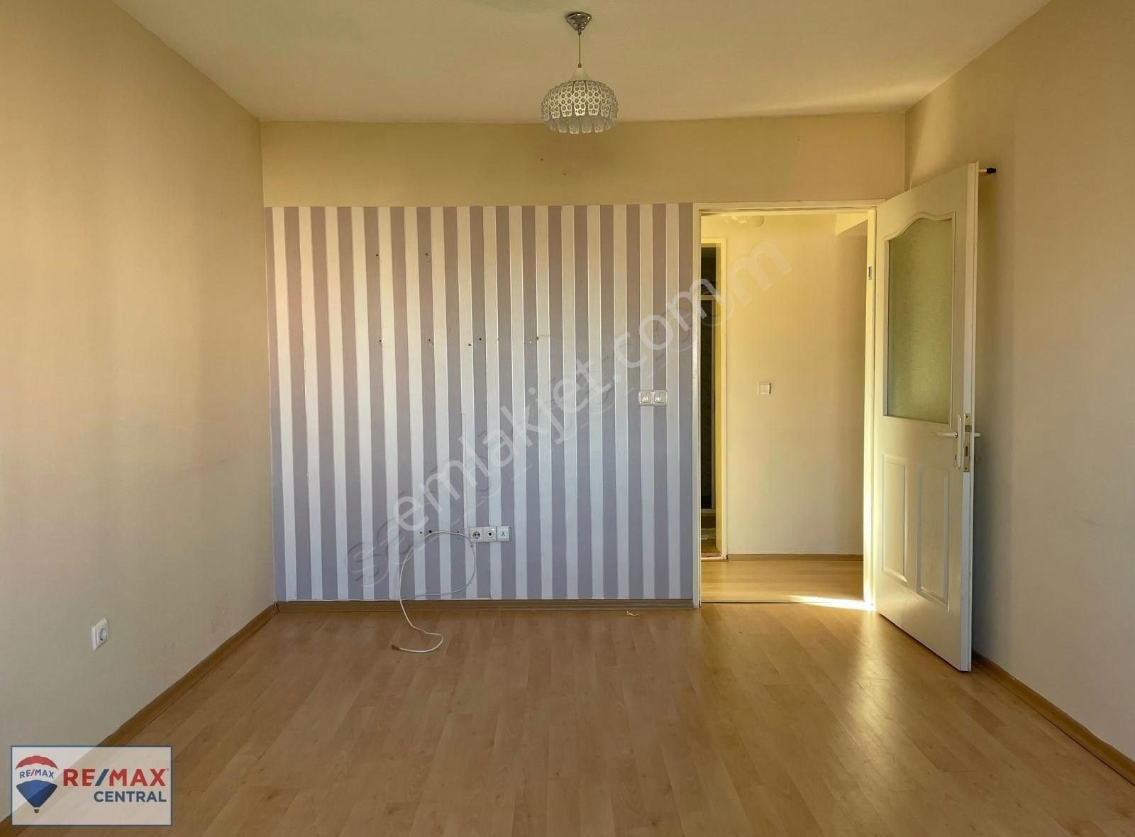 Remax Central'dan Cezaevi Toki'de Güney Cepheli Yenilenmiş 2+1