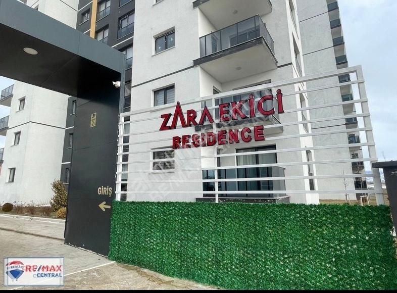 Remax Central'dan Zara Ekici Rezidans Eşyalı Kiralık 2+1 Suit