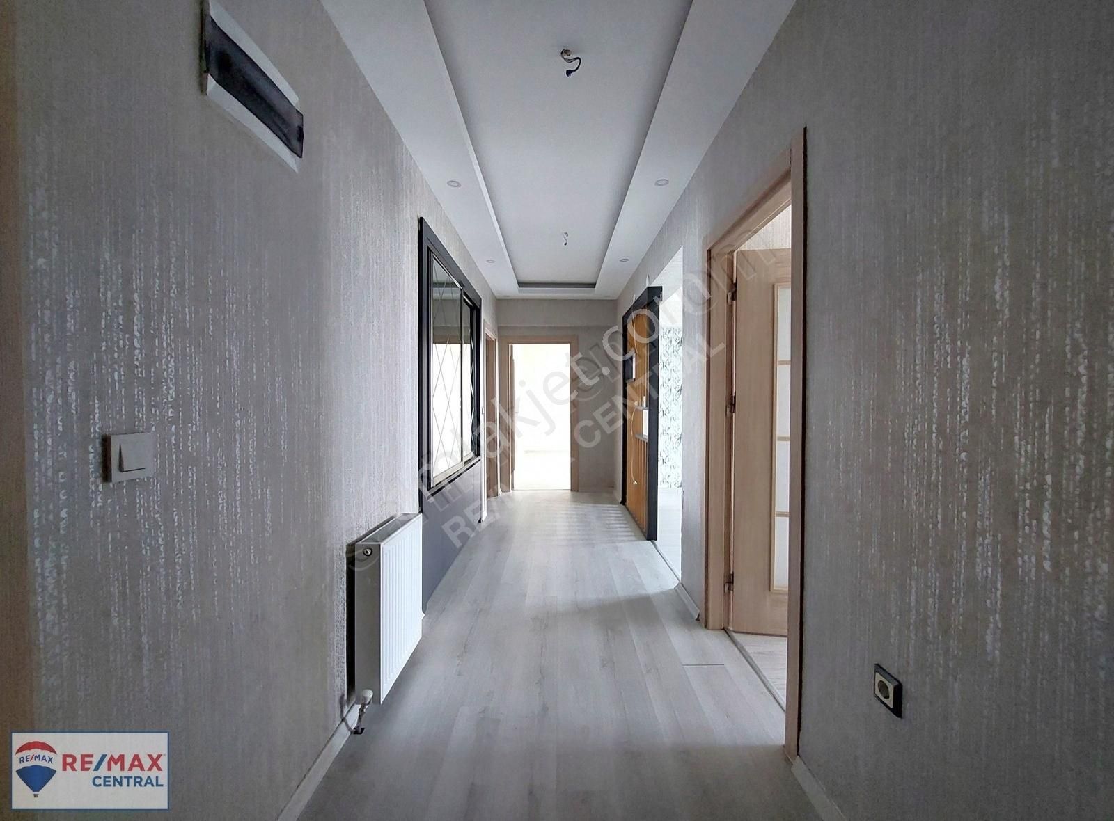 Remax Central'dan Karacakent Sitesinde Satılık Lüx 4+1 Daire