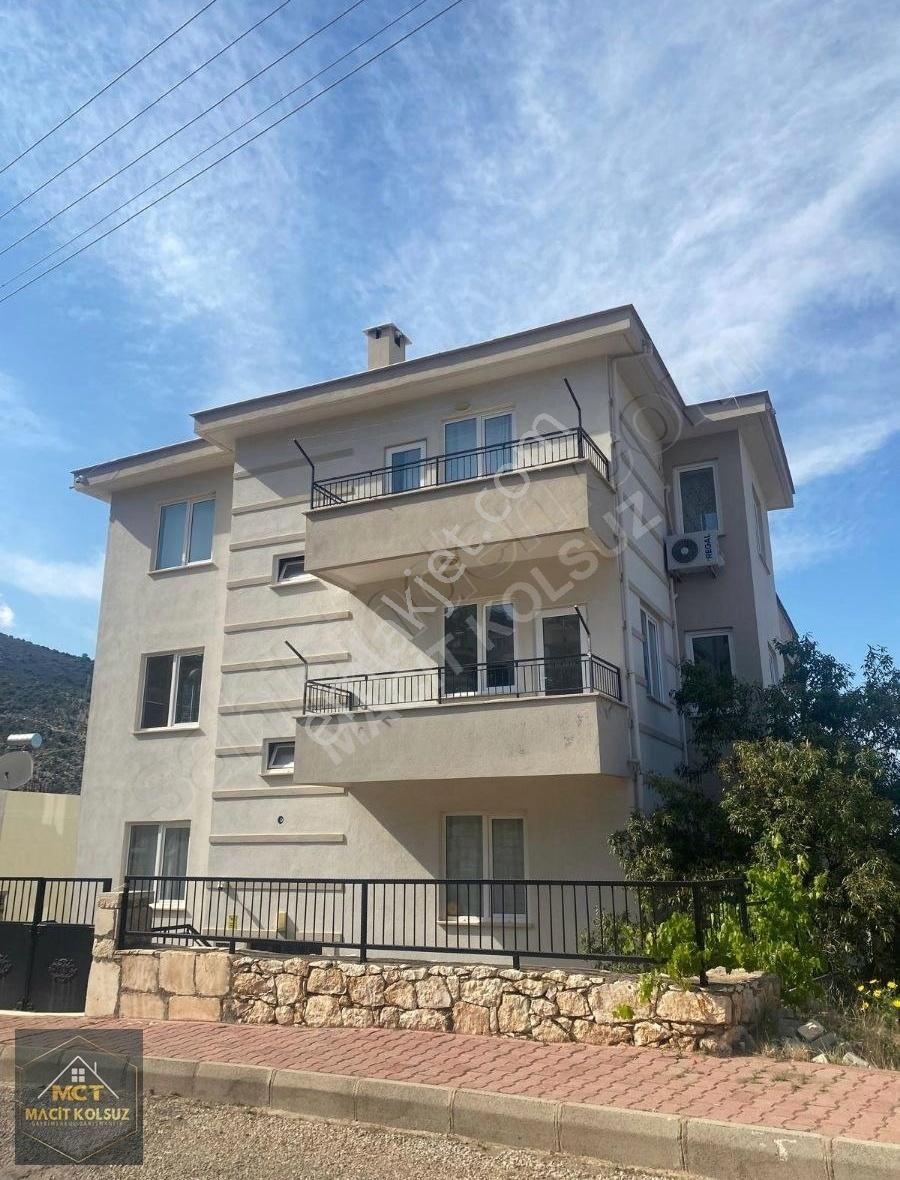 Karşıyaka Mahallesi Deniz Manzaralı Kiralık 3+1 Daire