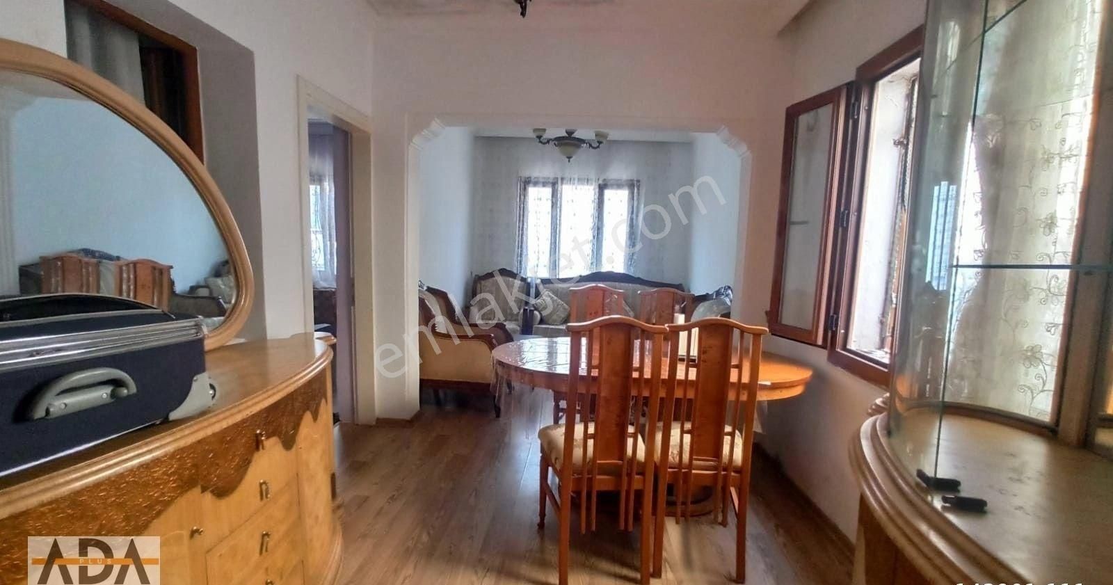 Kuşadası Camiatik Mahallesinde Müstakil Rum Mimarisine Uygun 7 Odalı Bina - Görsel 3