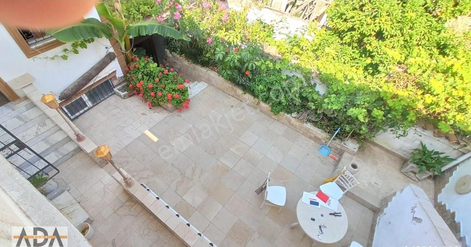 Kuşadası Camiatik Mahallesinde Müstakil Rum Mimarisine Uygun 7 Odalı Bina - Görsel 12