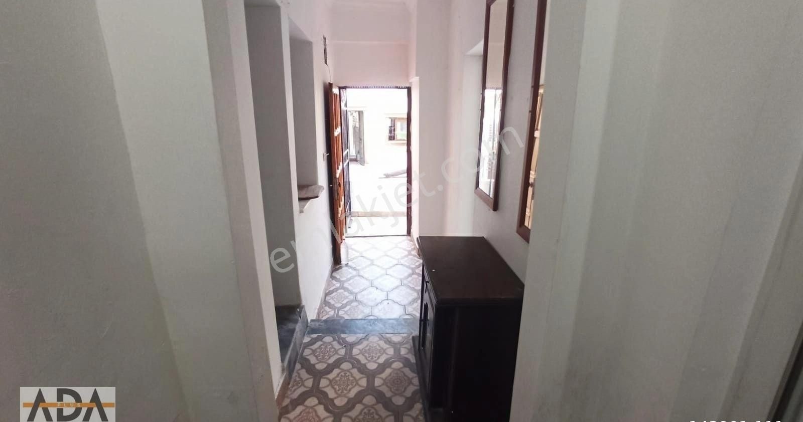 Kuşadası Camiatik Mahallesinde Müstakil Rum Mimarisine Uygun 7 Odalı Bina - Görsel 7