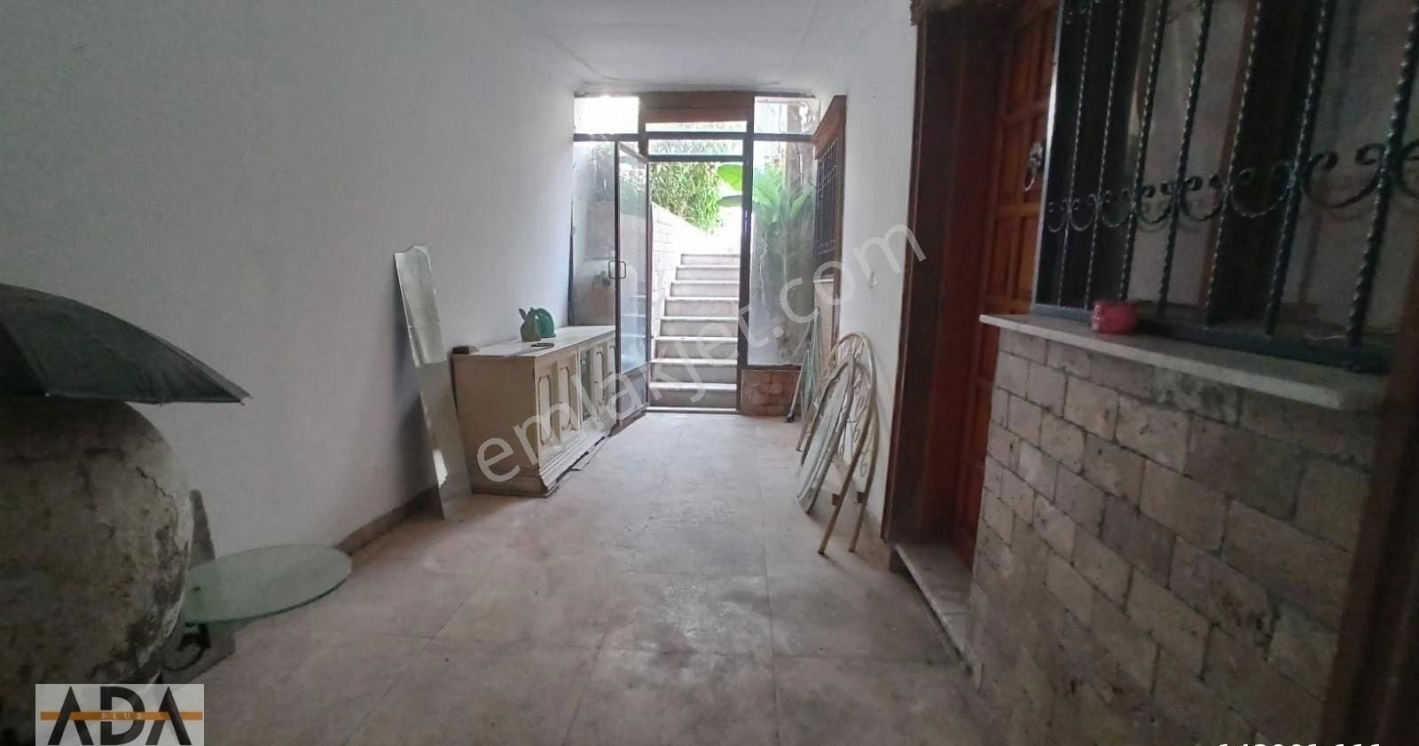 Kuşadası Camiatik Mahallesinde Müstakil Rum Mimarisine Uygun 7 Odalı Bina - Görsel 24