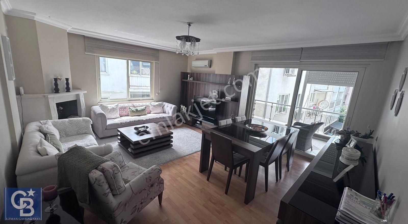 Marmaris Merkezde Geniş Bakımlı Kapalı Mutfak Satılık 2+1 Daire