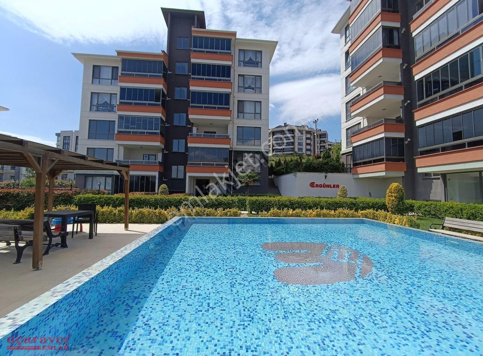 Uçaravcı'dan Esentepe Mah Elisyum Butik Sitesi Satılık 3+1 Daire