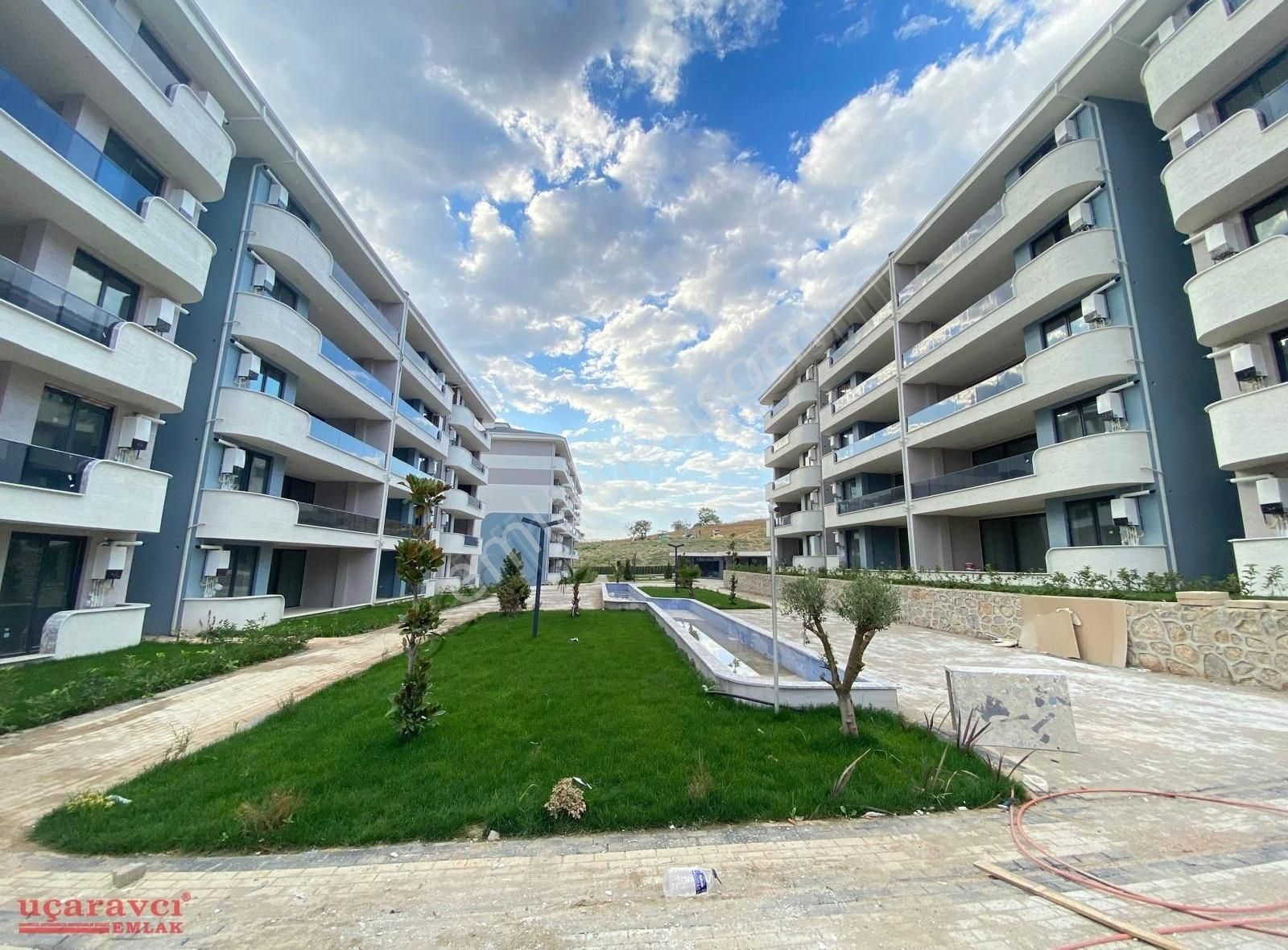 Uçaravcı'dan Fatih Mah. Flora Vista Sitesi Kiralık 3+1 Daire