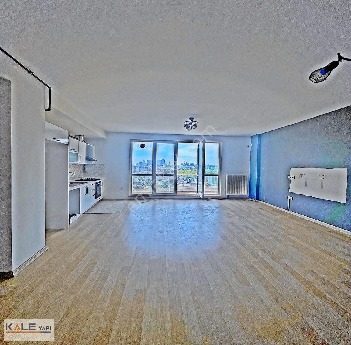 Sky Bahçeşirde Havuzlu Otoparklı 2+1 Kiralık Lüks Daire