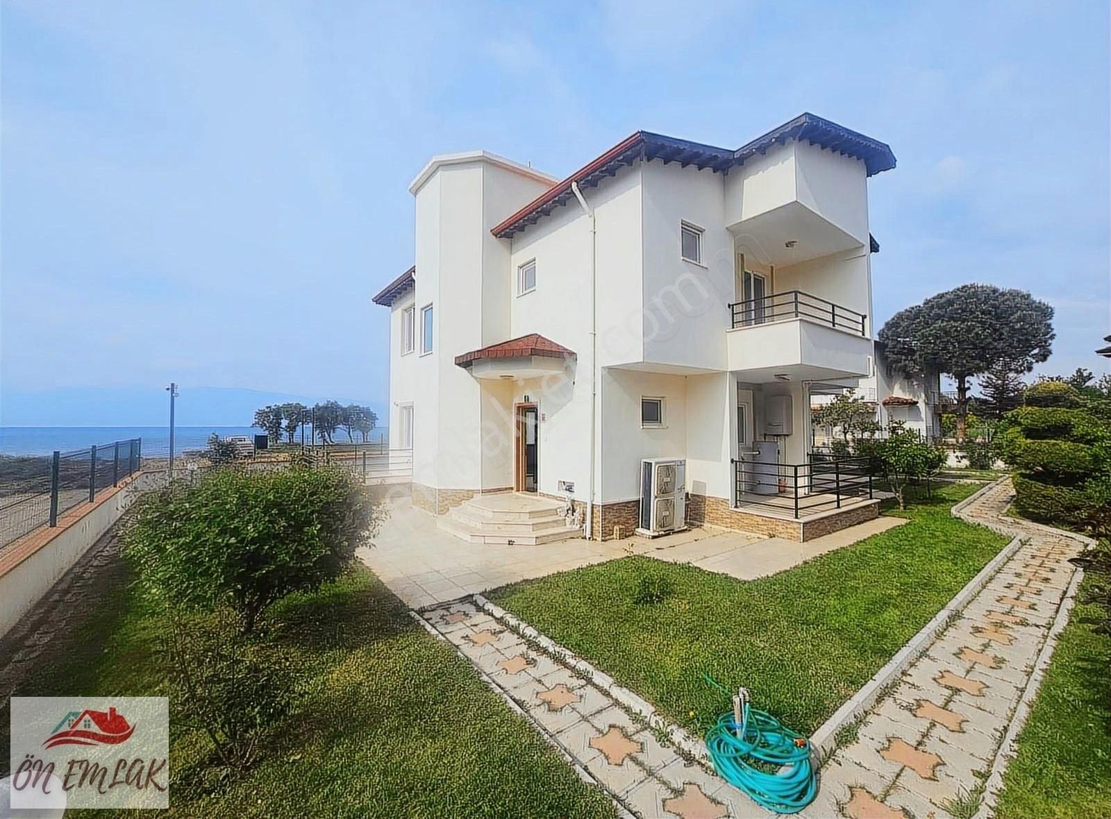Ön Emlak'tan Burhaniye İskelede Denize Sıfır Kiralık 3+1 Villa!