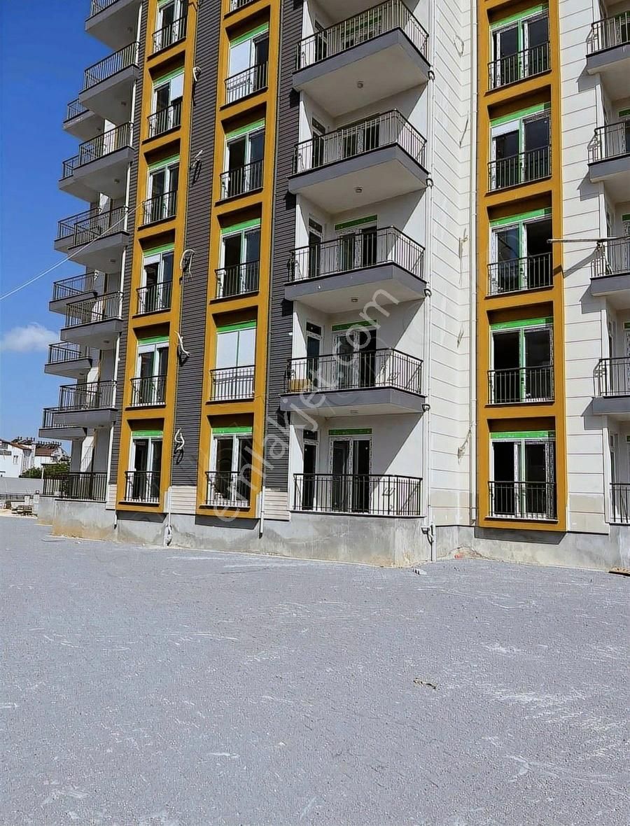Antalya Serik Cumhuriyet'te 2+1 Sıfır Panjurlu Otoparklı Daire