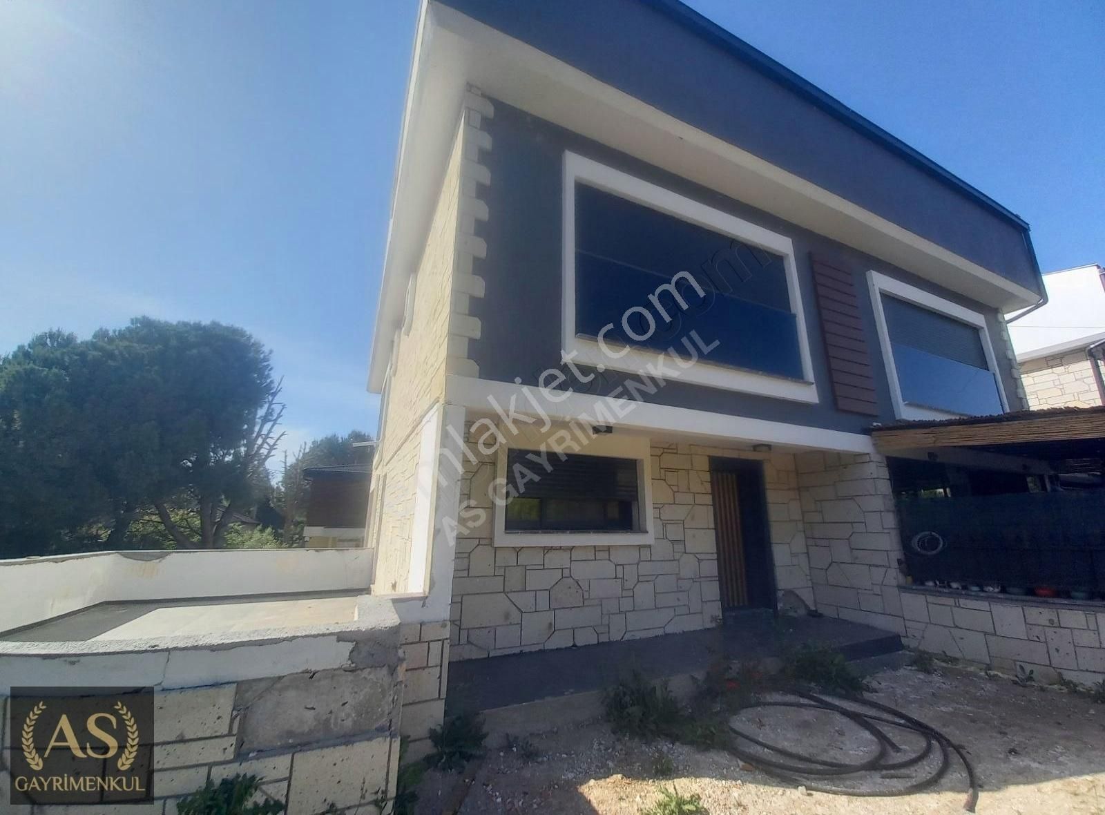 As Gyd.urla Kalabak'ta Geniş Bahçe Alanı Bulunan 4+1 Sıfır Villa - Görsel 19