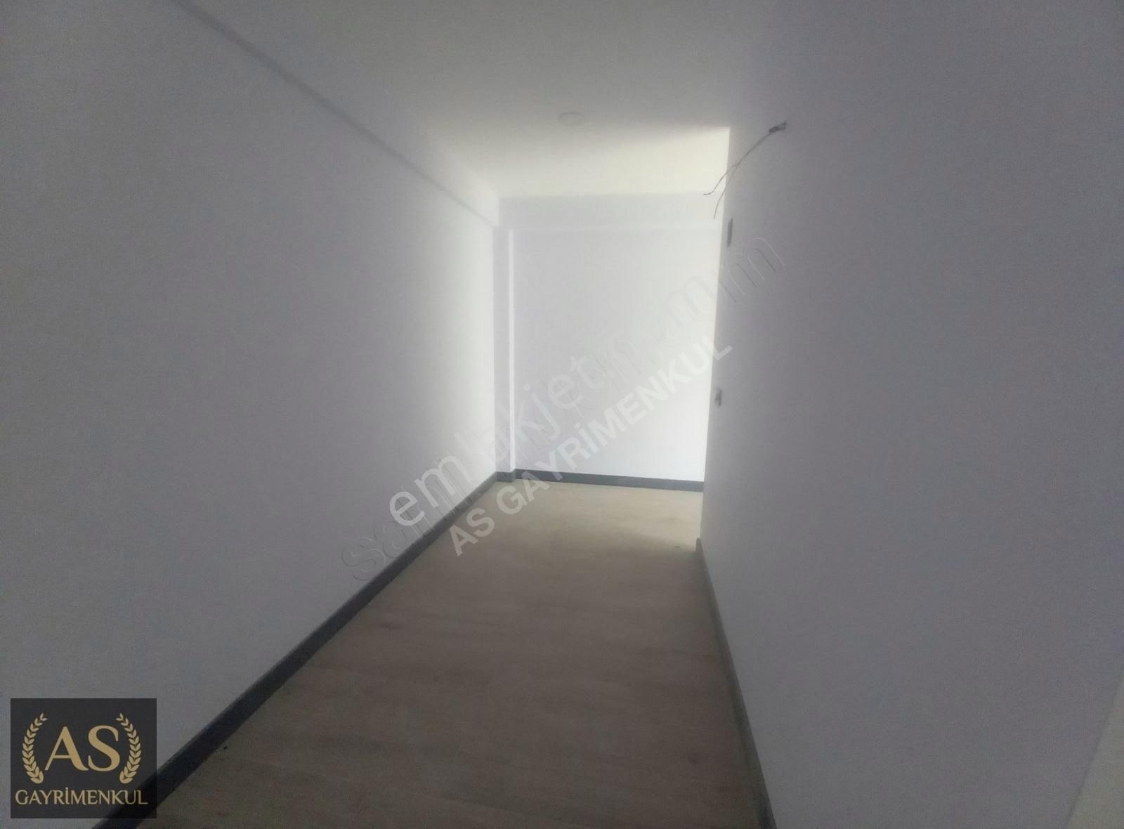 As Gyd.urla Kalabak'ta Geniş Bahçe Alanı Bulunan 4+1 Sıfır Villa - Görsel 17