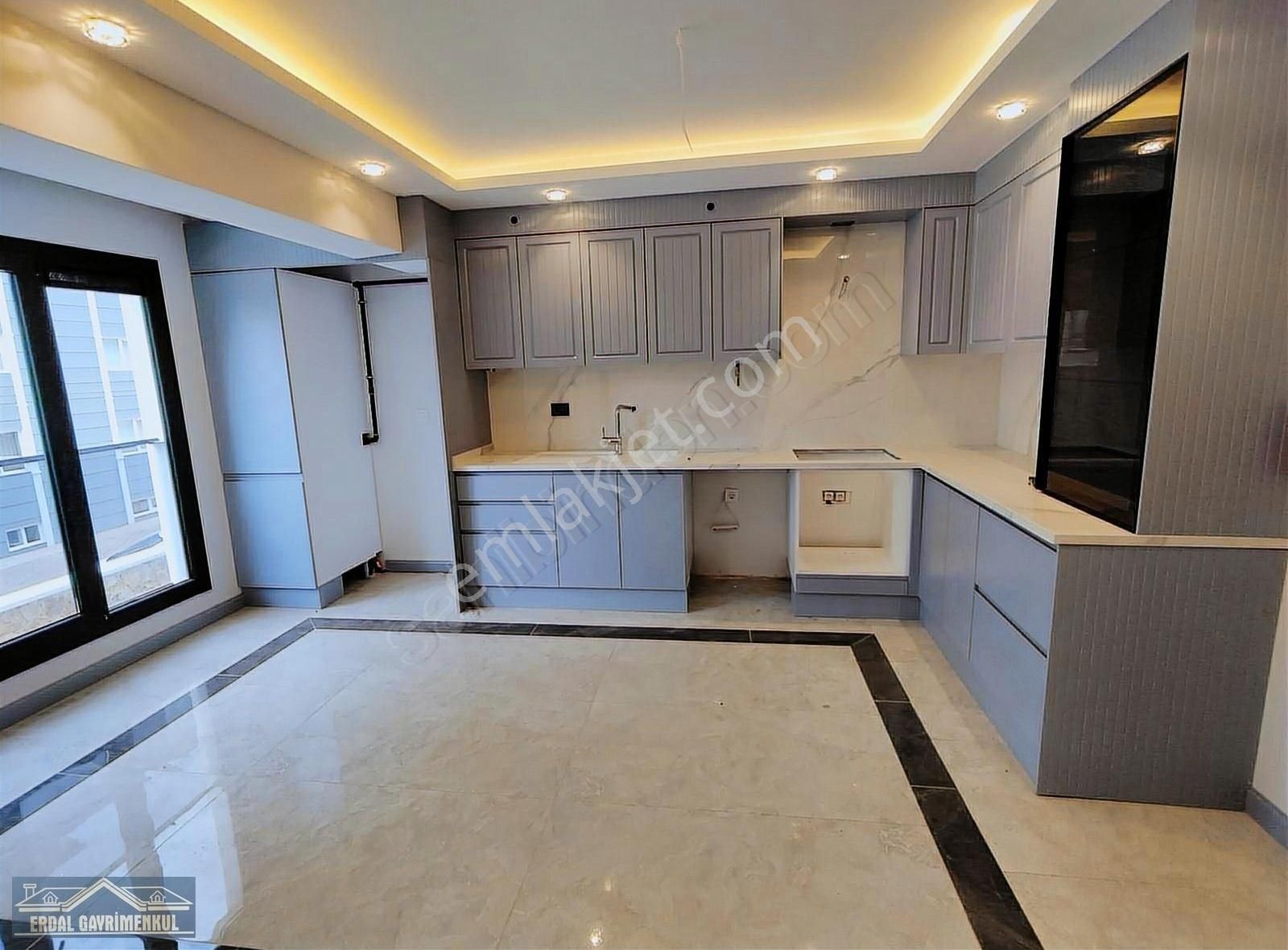 Selçukbey Mah. Sıfır Ebeveyn Banyolu Geniş Oturumlu 3,5+1 Daire - Görsel 12