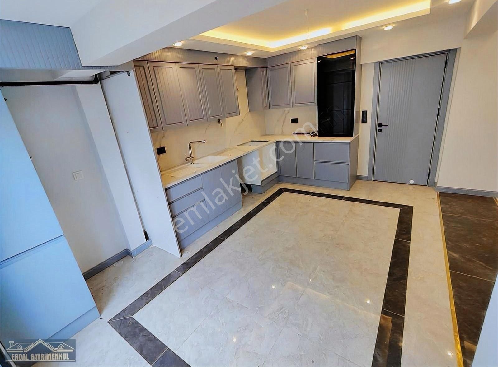 Selçukbey Mah. Sıfır Ebeveyn Banyolu Geniş Oturumlu 3,5+1 Daire - Görsel 25