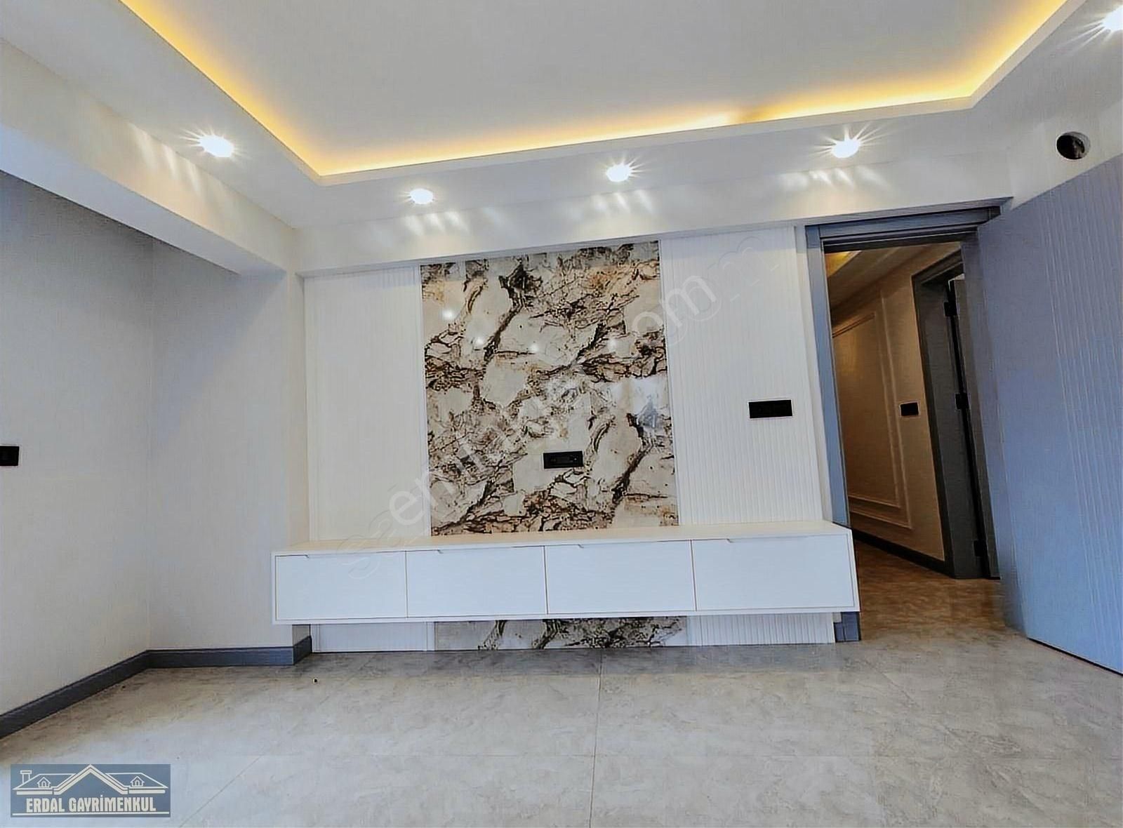 Selçukbey Mah. Sıfır Ebeveyn Banyolu Geniş Oturumlu 3,5+1 Daire - Görsel 15