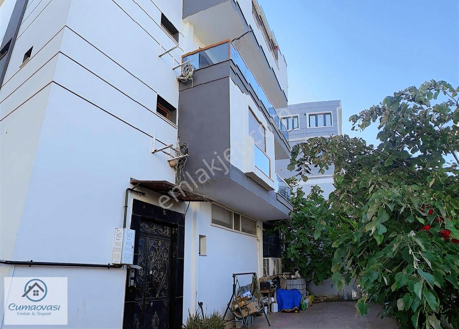 Cumaovası Emlaktan Satılık Gazipaşa'da 240 M2 Cadde Üzeri Daire