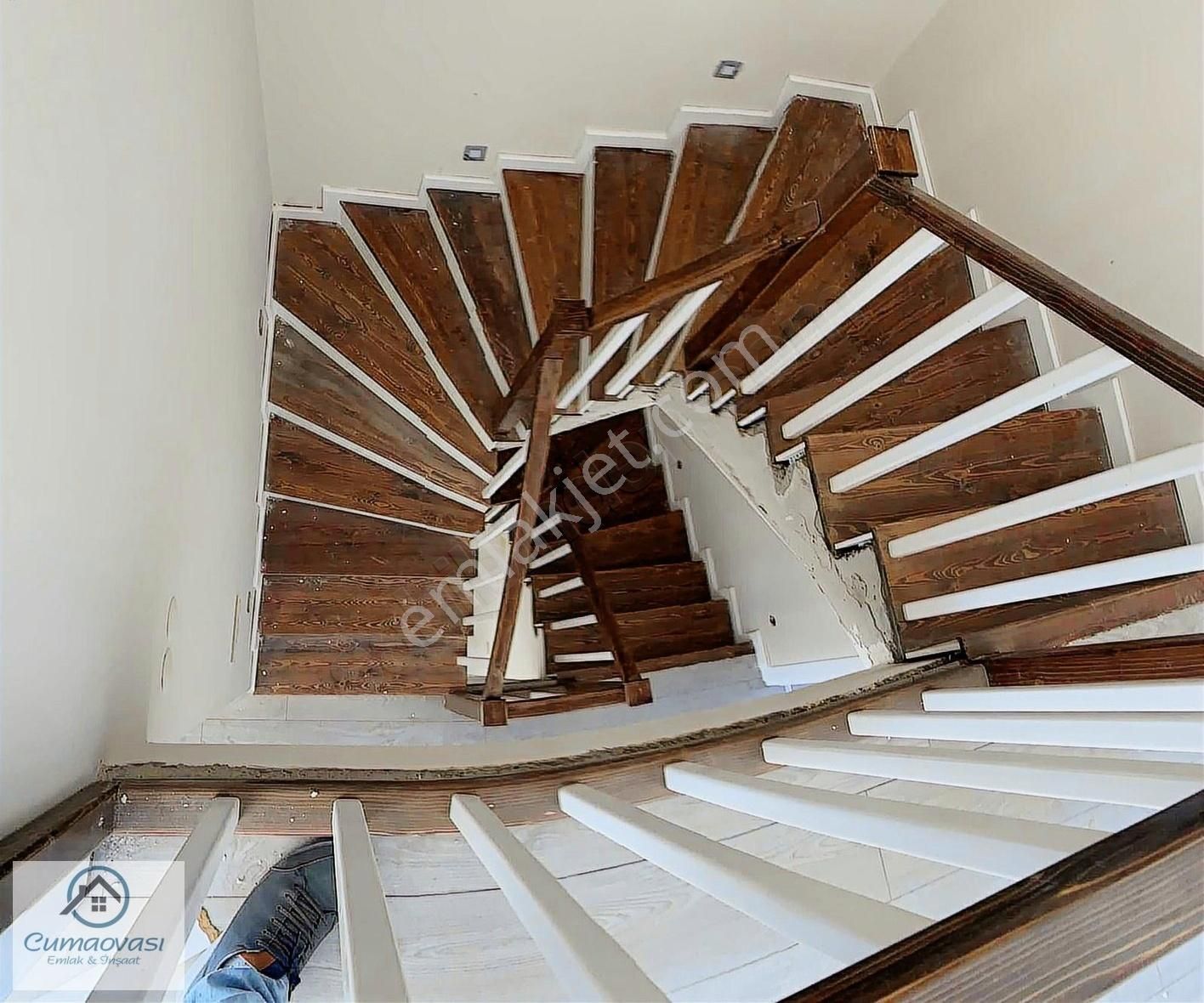 Cumaovası Emlak'tan Satılık Cüneybey,de 120m2 4+1 Müstakil Villa