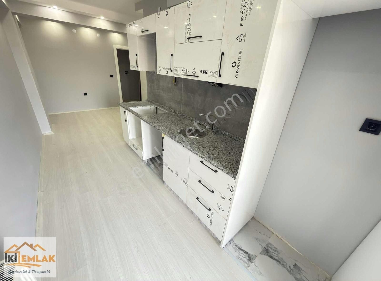 İki Emlak'tan Yeşiltepe Mahallesi Satılık Geniş 1+1 Çift Balkon