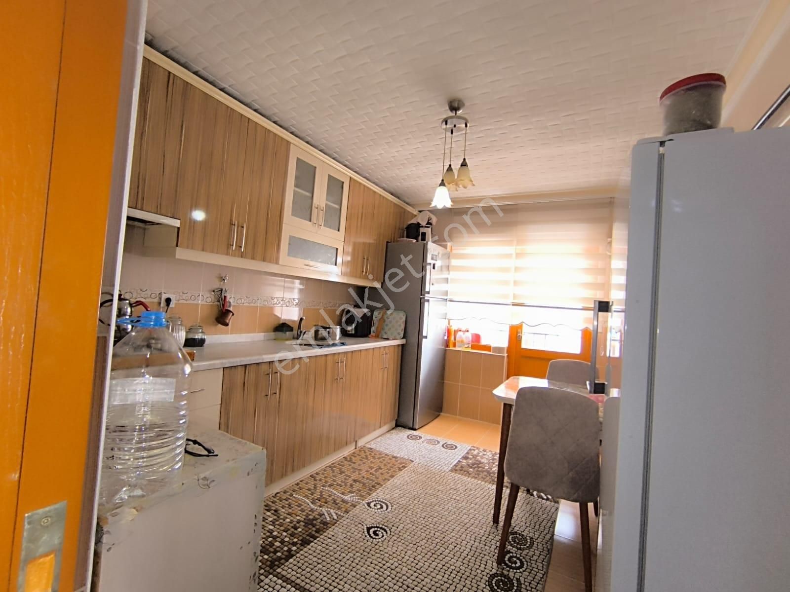 Yılmaz Gayrimenkulden Pınarbaşı Mahallesinde 3+1 Ara Kat Geniş Daire