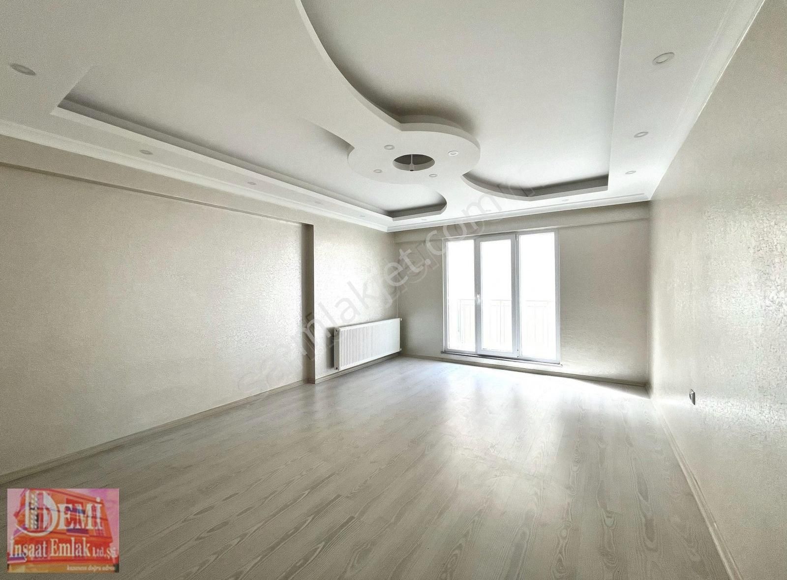 Cumhuriyet Mahallesi Pazar Pazarı Yakını 3+1 Yüksek Giriş Daire
