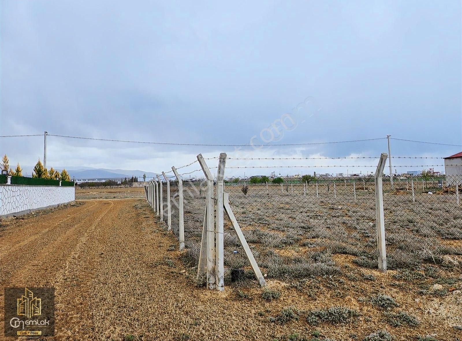 Cm Emlak Sazlıca Aşağı 897 M2 İmarlı Arsa
