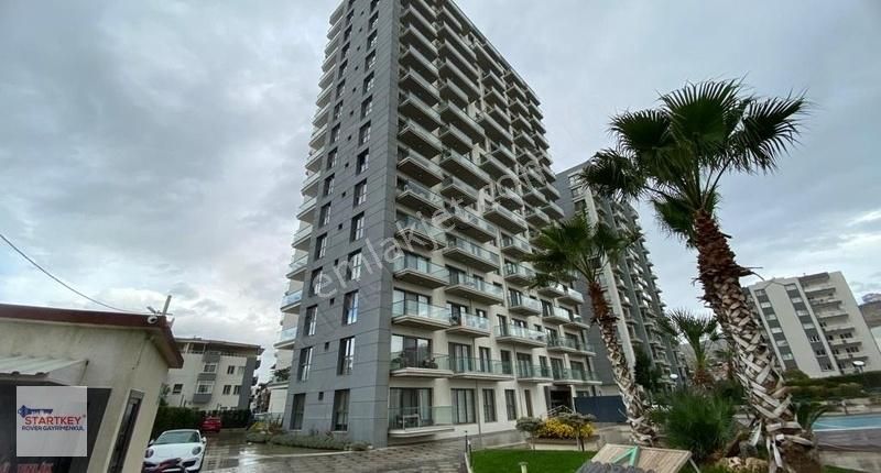 Çiğli Marka 333 Sitesinde Satılık Havuz Cepheli 1+1 Daire