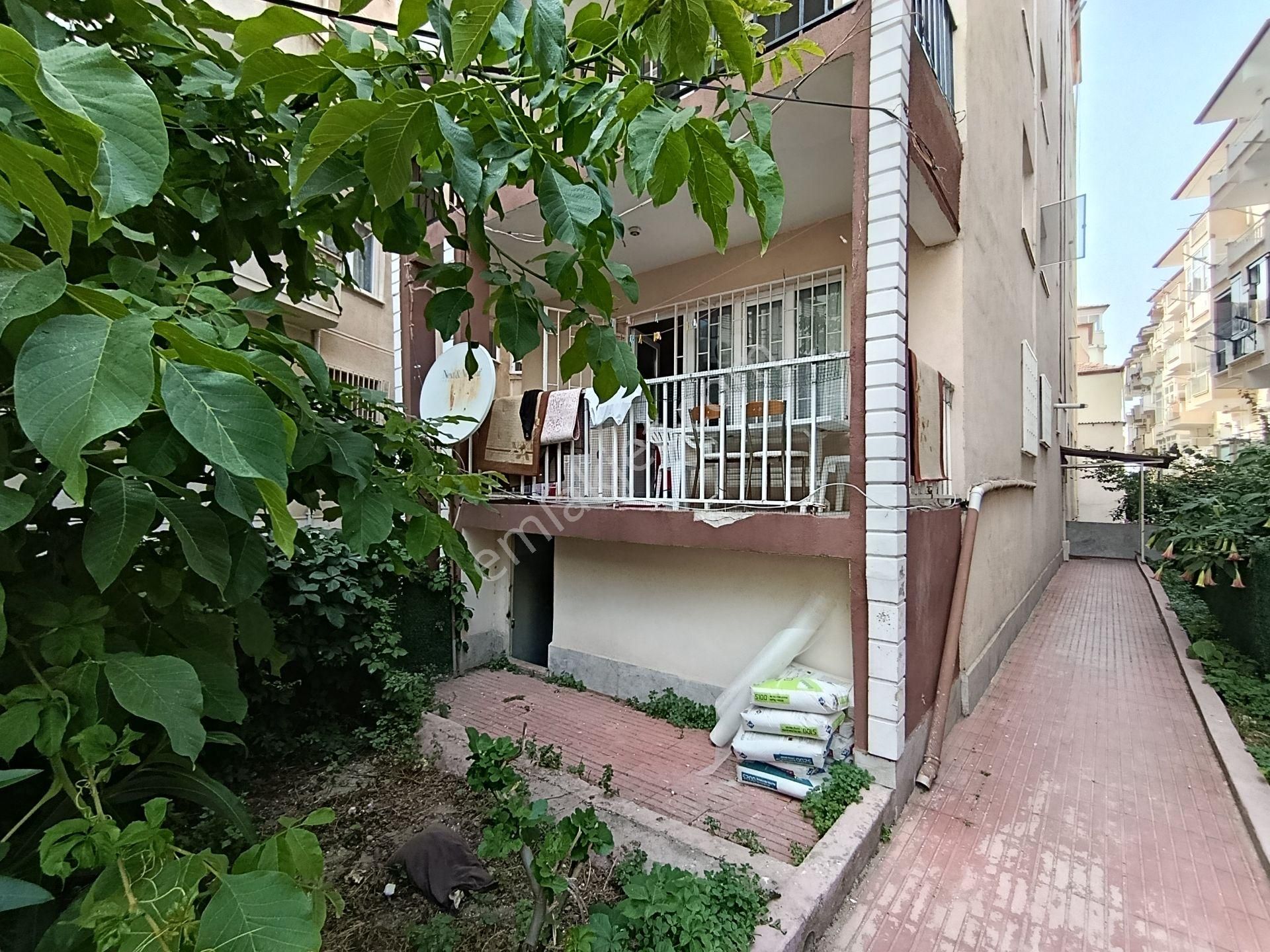 Sezonluk!! Çınarcık Harmanlar Mh.'de Sahile Çok Yakın / 2+1 / 1.kat / Kiralık Daire