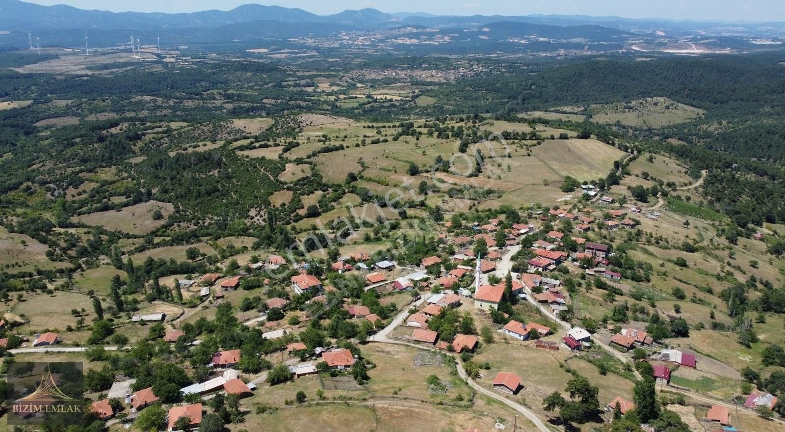 Bayramiç Kazdağları Korucak Köyünde İçerisinde Yapı Olan Arsa