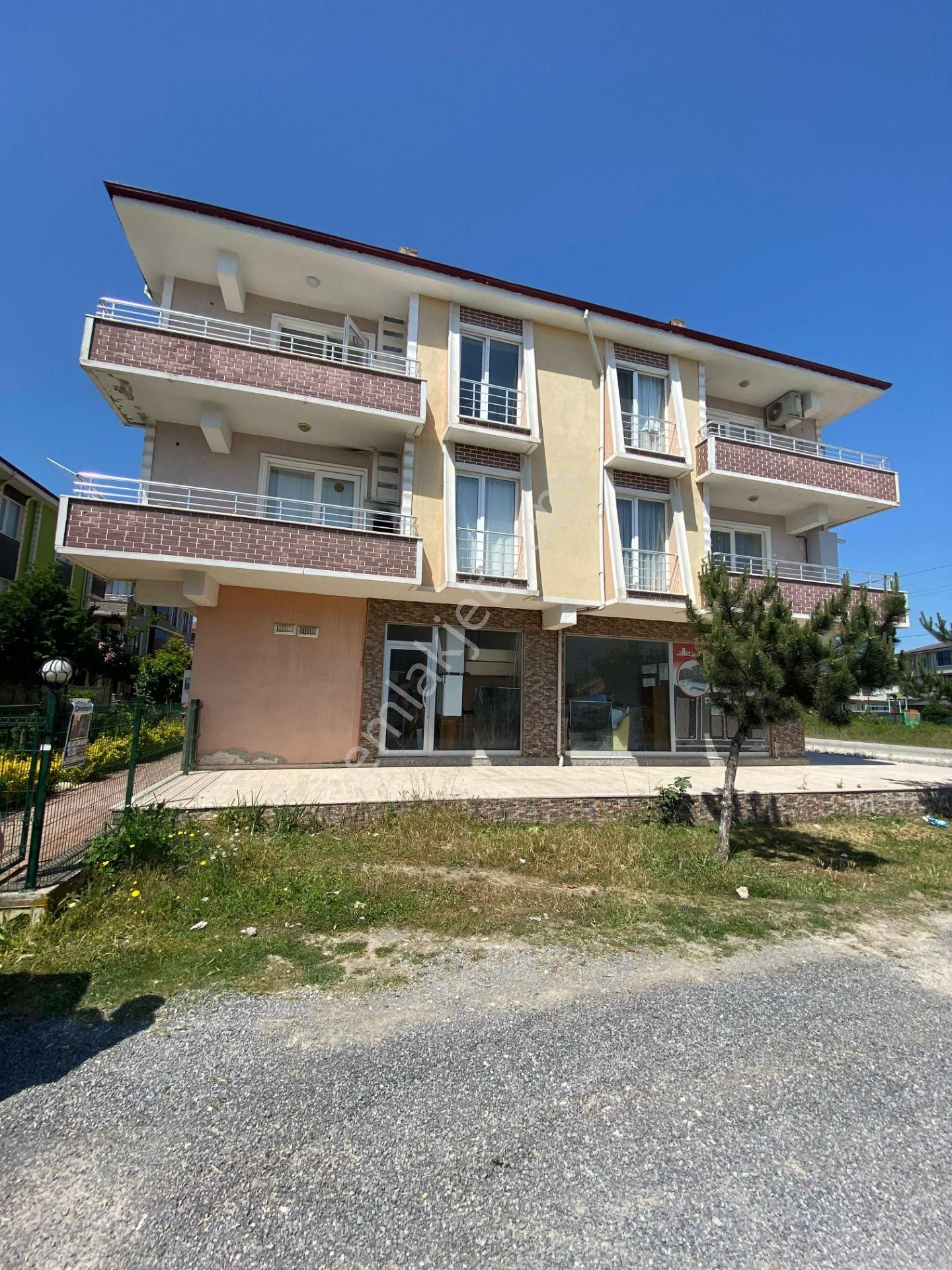 **sıfır !!!! Denize Komşu Merkezi Konumda/2+1 Ayrı Mutfak**