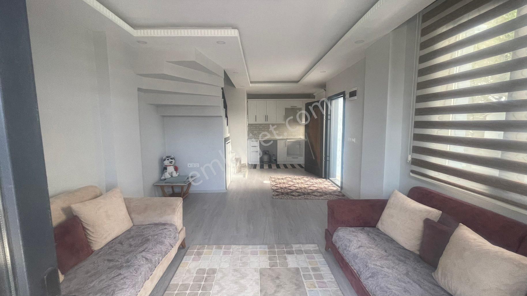 Koyuncu Gyrm'den Satılık Yeniçiftlik Merkezde İskanlı Altyapılı 3+1 Villa