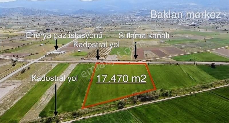 Baklan Merkezde Satılık 17.470 M2 Sulak Tarla