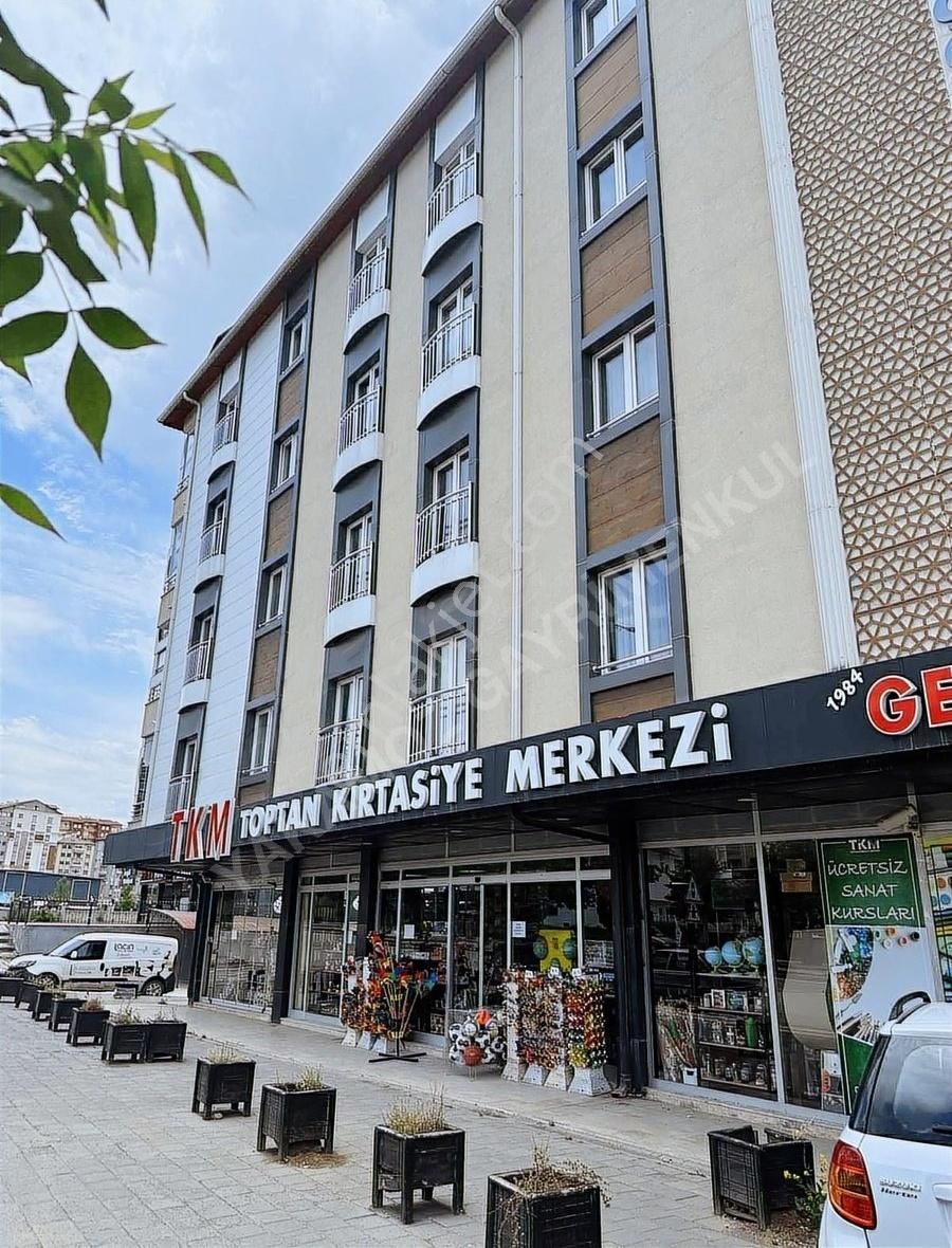 Yakamoz Gayrimenkulden Kılavuz Mah. Satılık 3+1 Daire