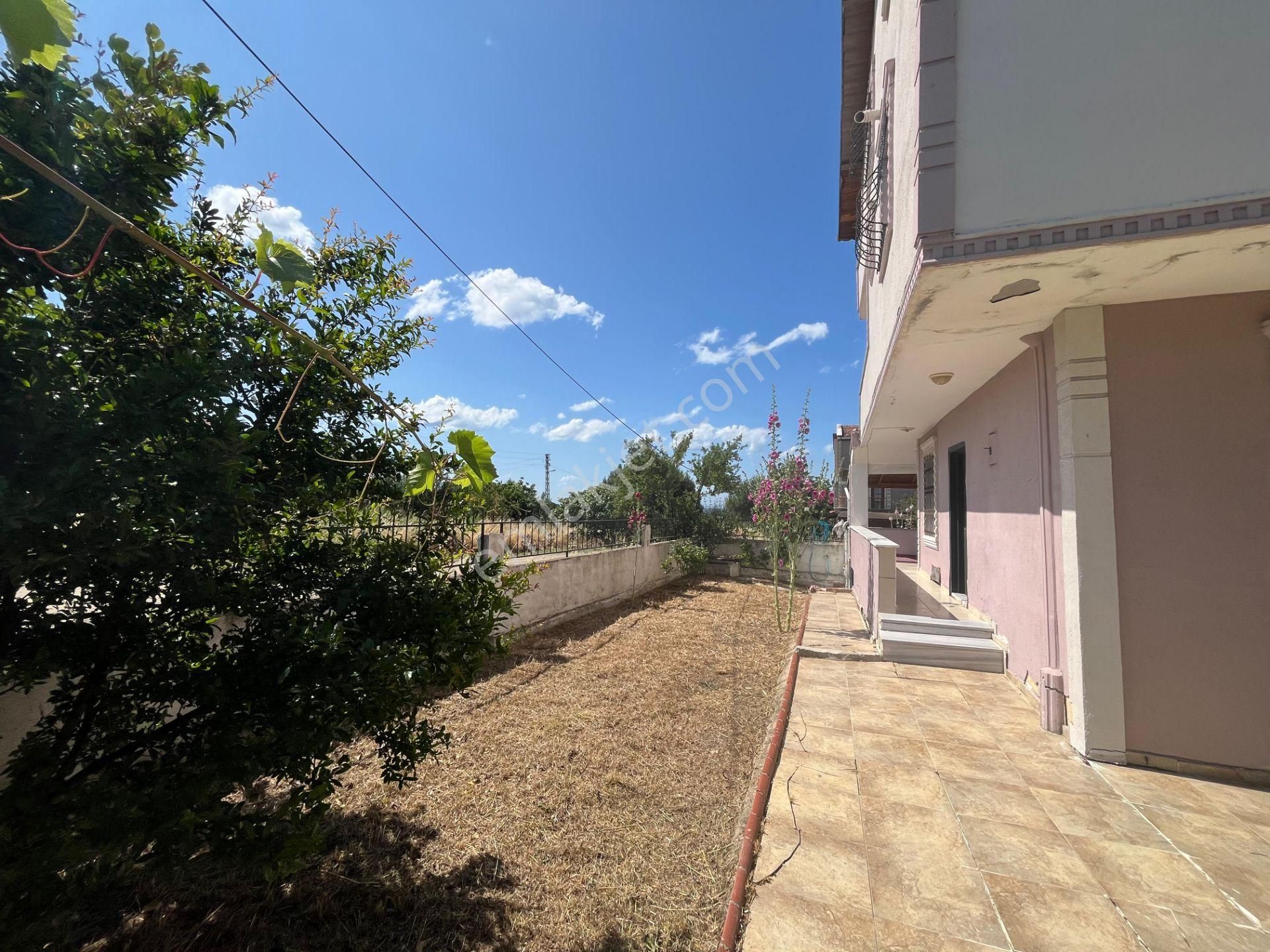 Ata Gayrimenkul'den Deniz Manzaralı 4+1 Geniş Oturumlu Villa