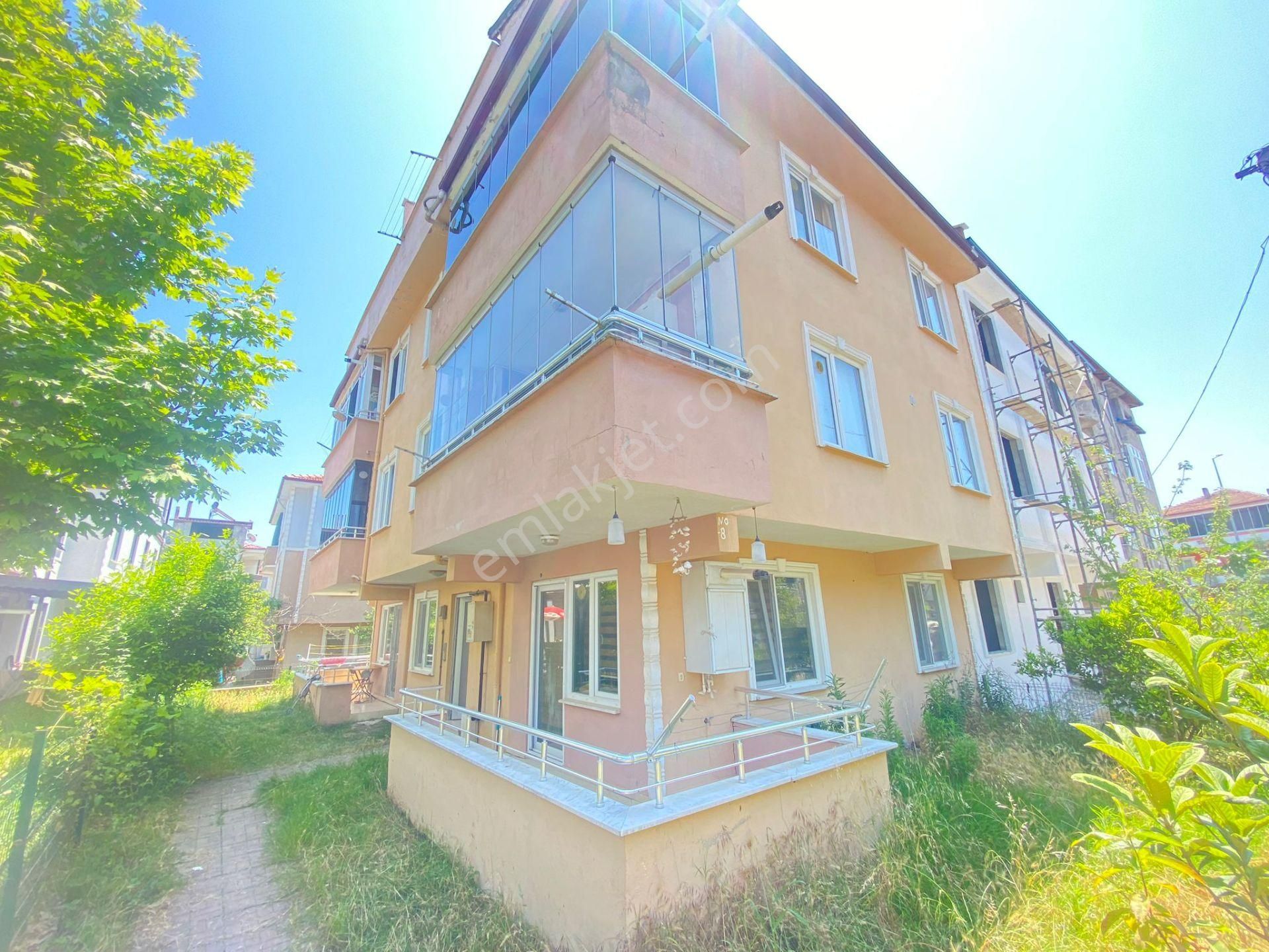 Yalı Mah/2+1 Kombi/eşyalı/müstakil Geniş M² Şirin Bahçeli Daire!