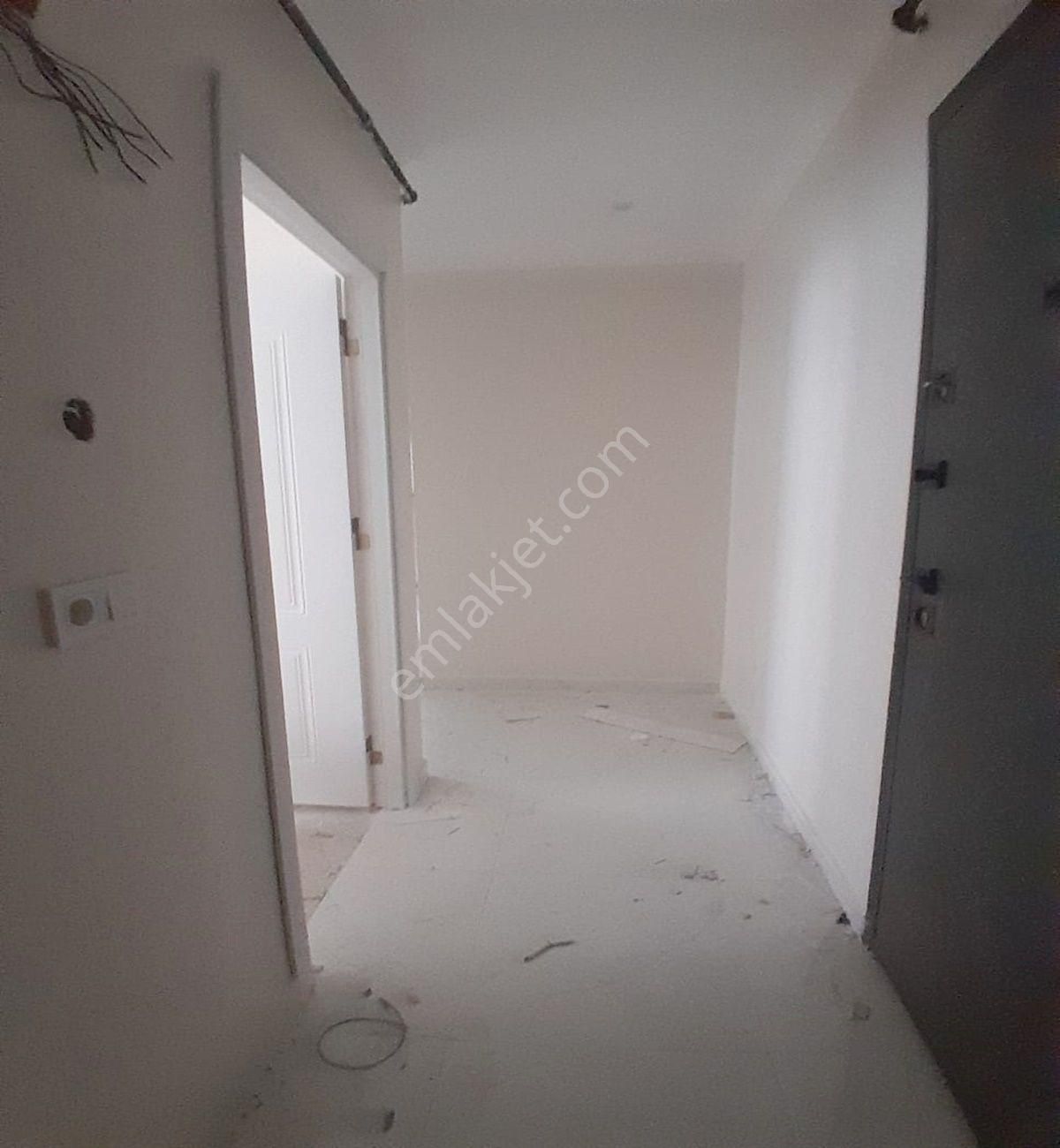 Avcılar Cihangirde Sıfır Kapalı Otoparklı 1+1 Daire
