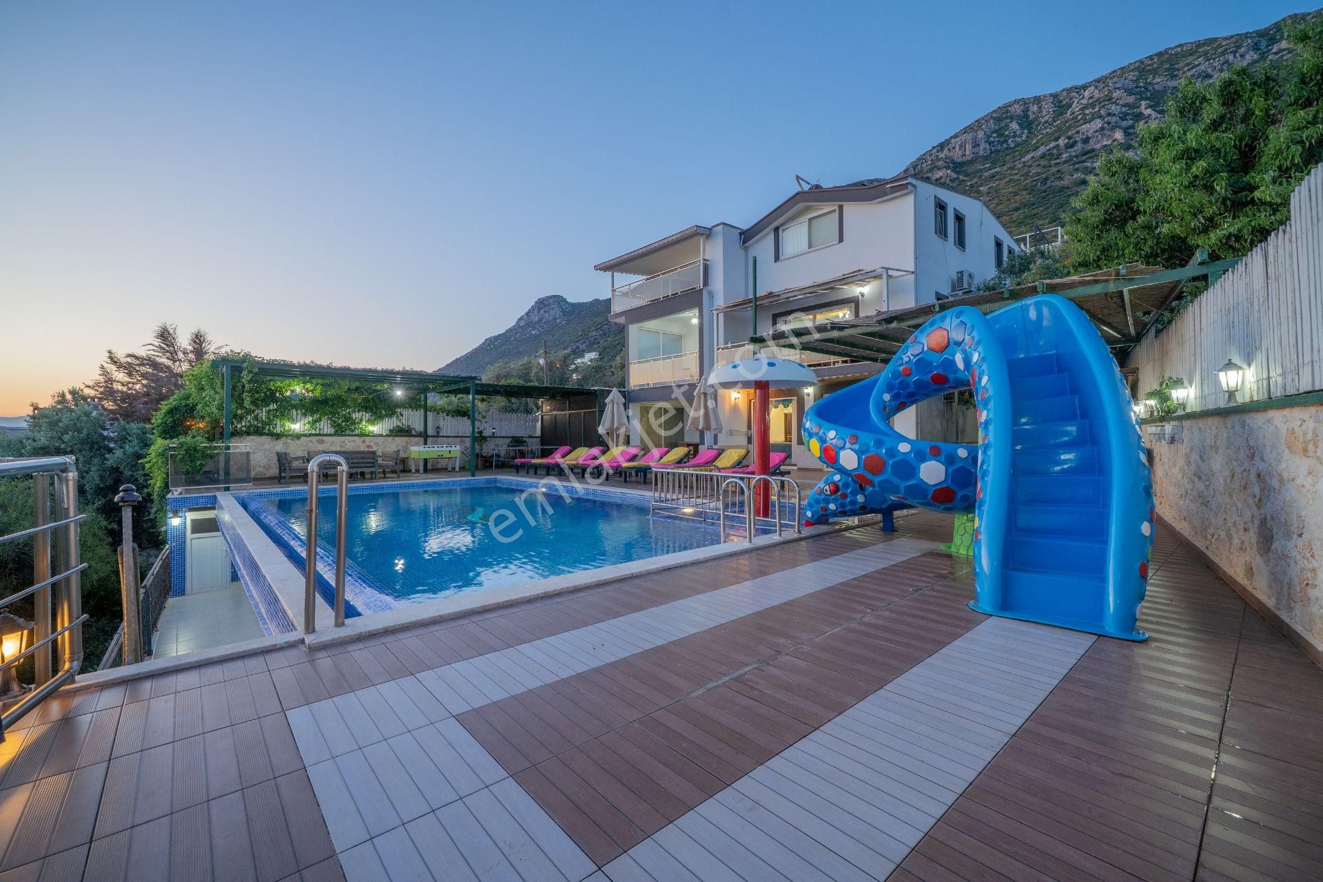 Tatil Merkezi Antalya Kaşta Kiralık Villa-villa Akça