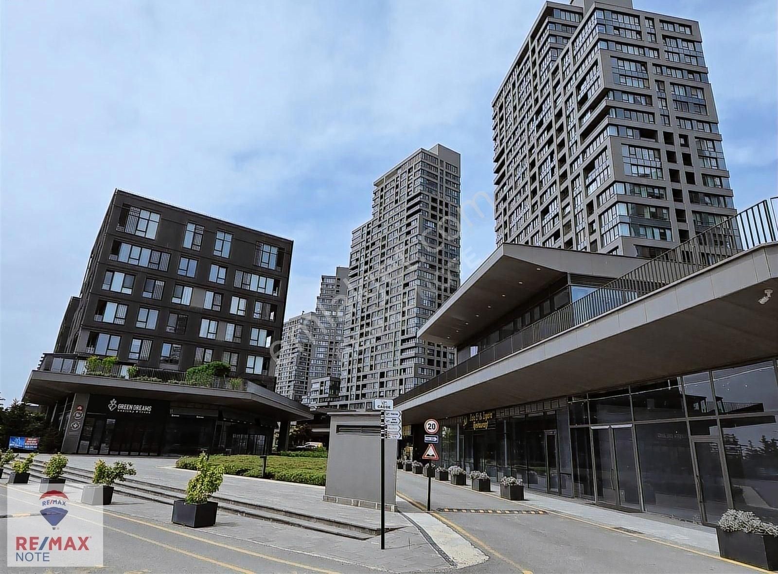 İncek Loft Satılık Önü Açık 3+1 Satılık Daire