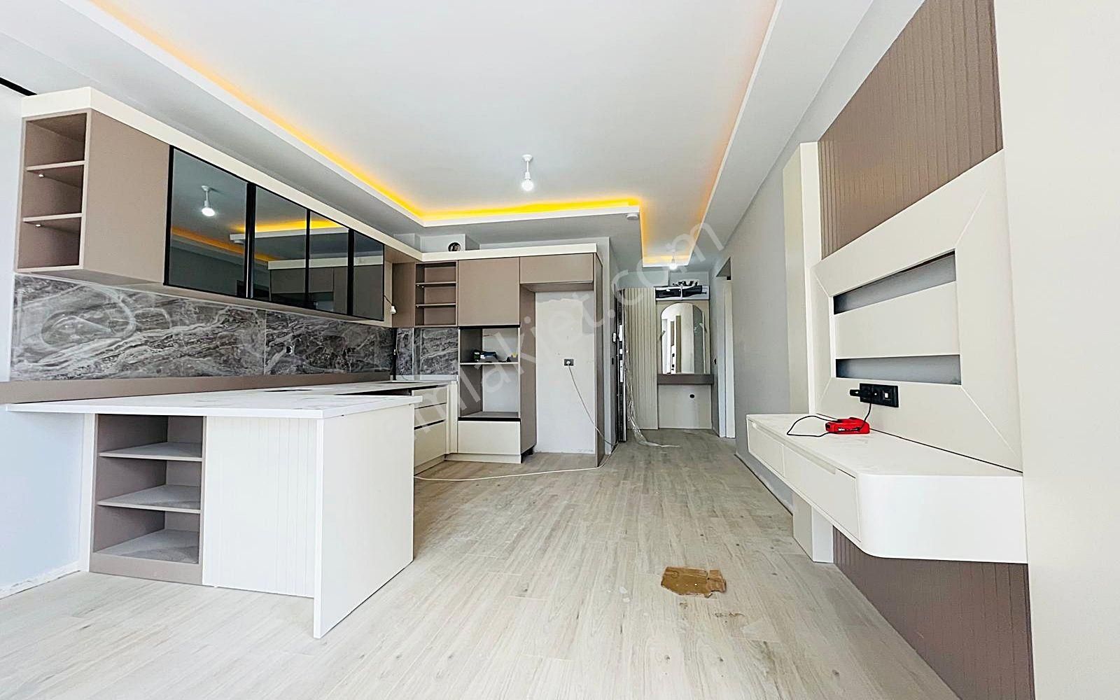 Yenikent Emlak'tan Hem Oturumluk Hem Yatırmlık 1+1 Satılık Daire