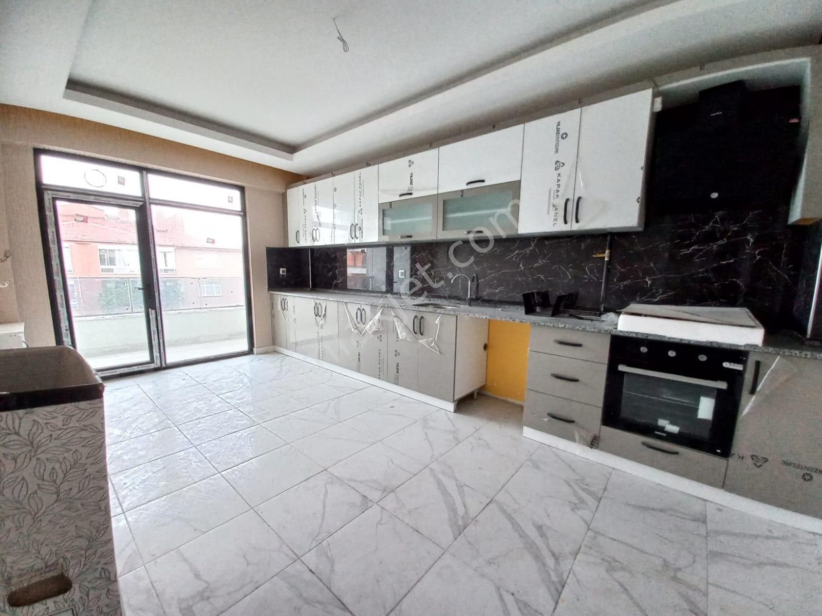 Emrah Çiftci'den Karatay Akabe Mah.şehir Hast. Civarı Satılık 4+1 Kombili Sıfır Daire