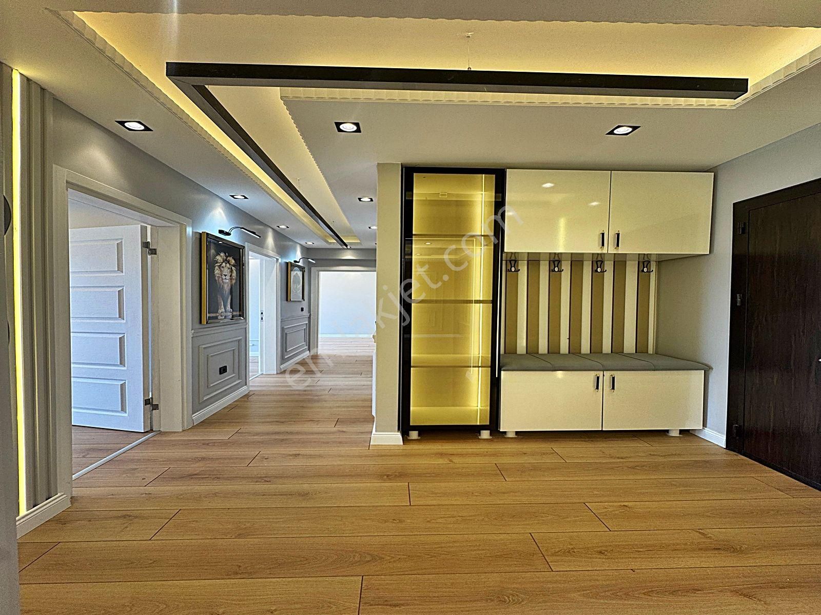 Cadde34'den Akevler'de Kapalı Otoparklı Full Kosept Site İçerisinde Şık Dizaynlı 2+1 Satılık Daire