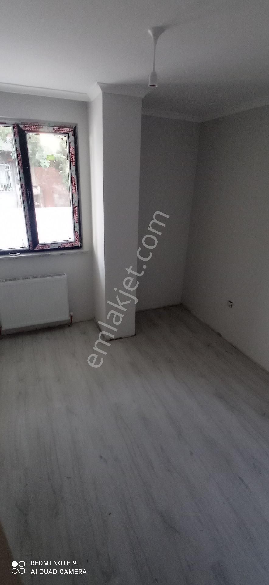 Sultanbeyli Adil Mahlesinde. Kapali Otoparkin Üstü 3 +1 Satılik Daire