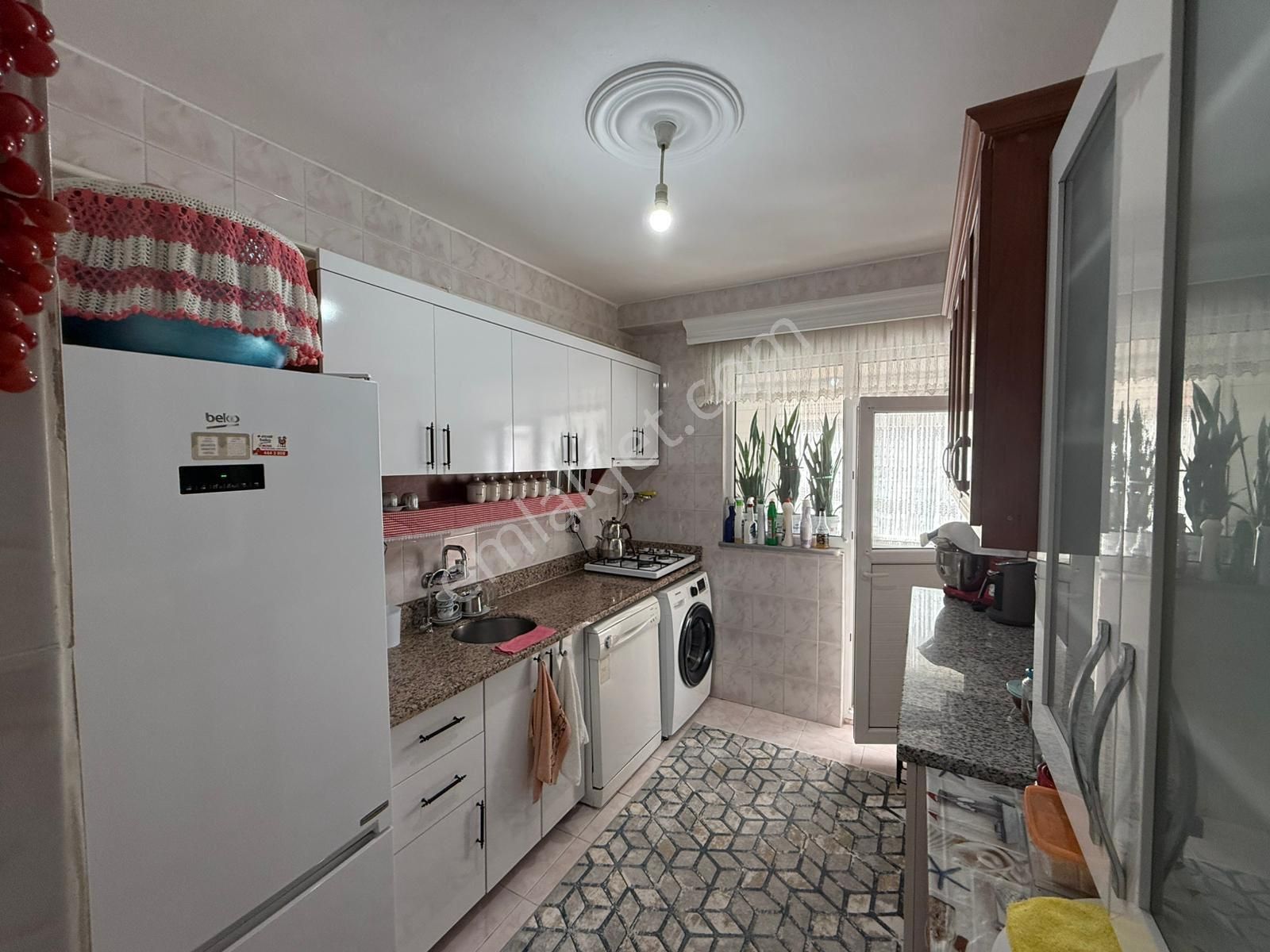 Davutpaşa Yıldız Teknik Üniversitesine 2 Dakika Yürüme Mesafesinde Satılık 3+1 Daire
