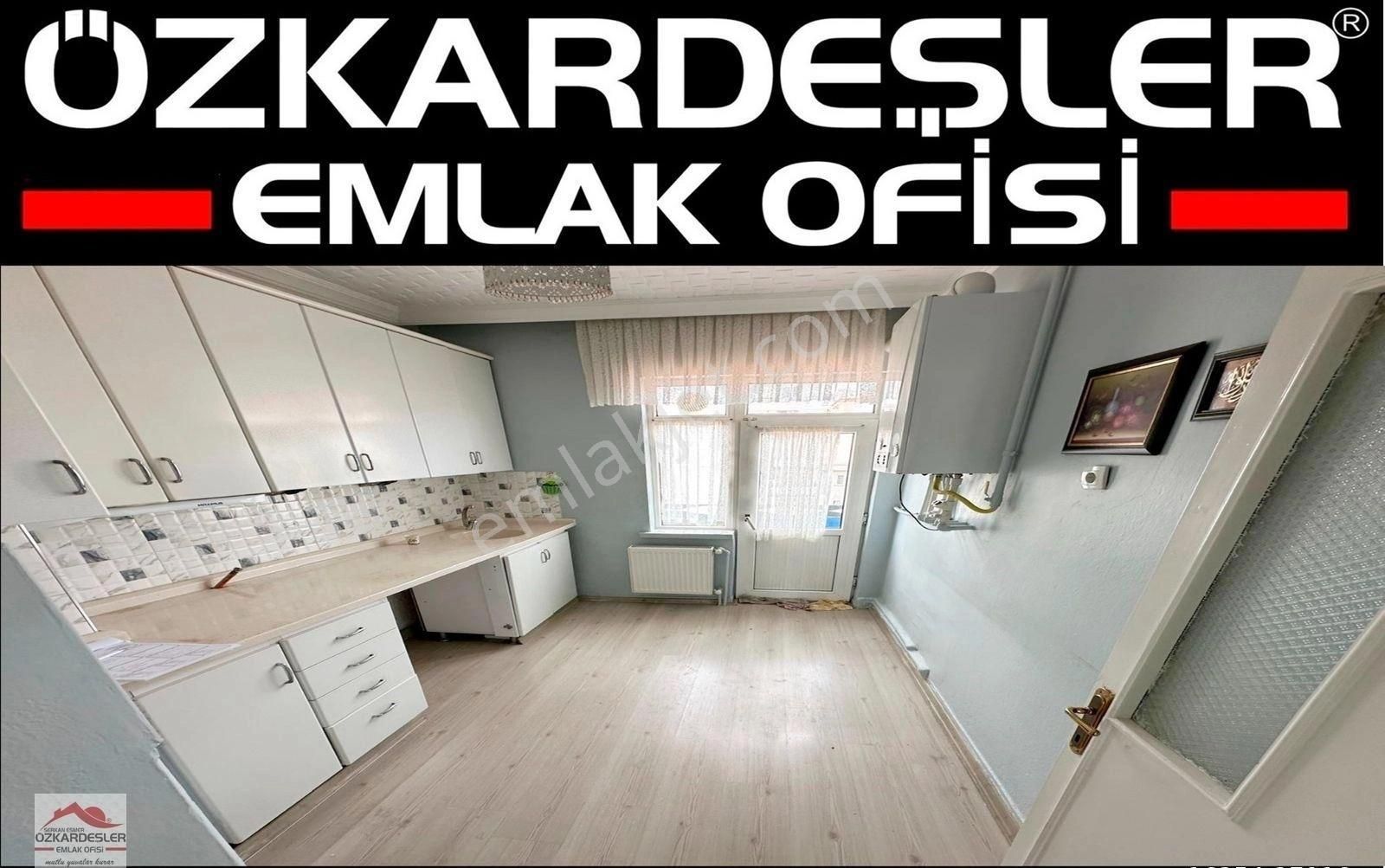 Karşıyaka Mah İvedik Cad Üzerinde Üst Katta Fırsat Yapılı 3+1!