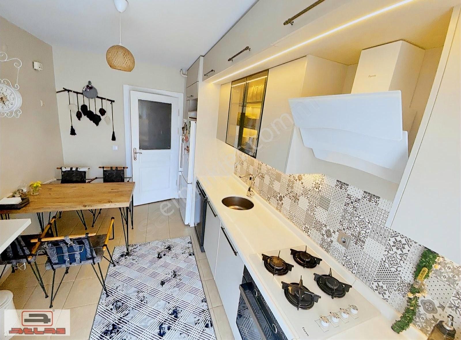 Acil Satılık İzmit Kent Konut 1.etap 3+1 Arakat Tadilatlı