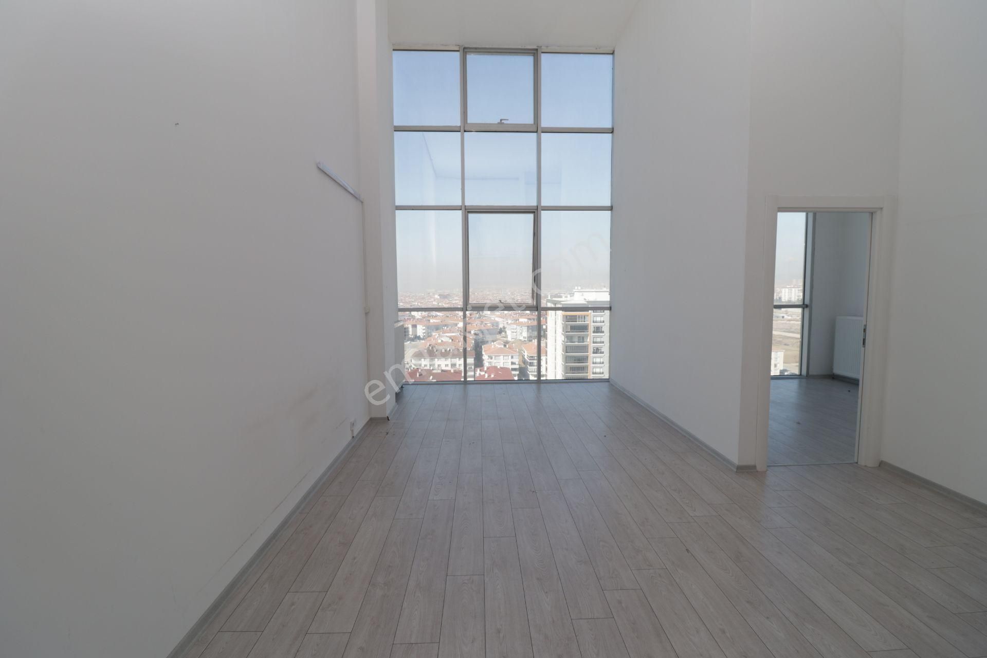 Akif'ten Yeşilova Çağdora Plazada Kiralık Teraslı 2+1 Ofis/iş Yeri