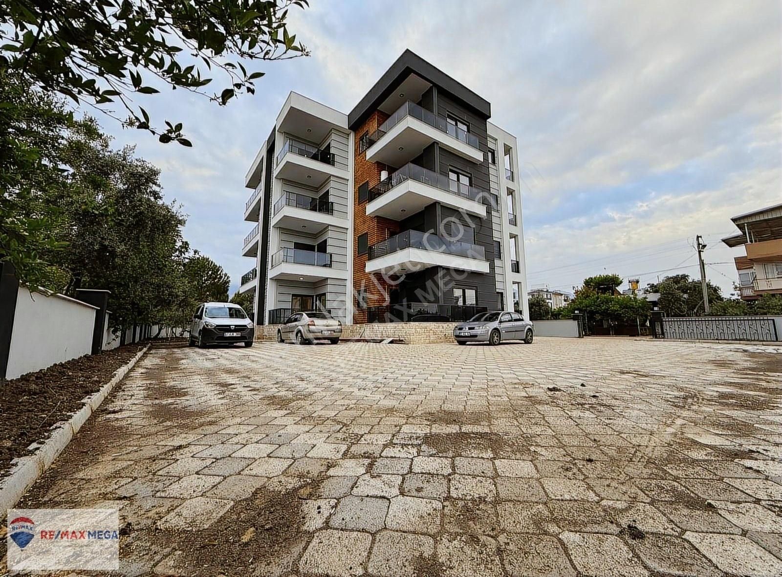 Yeniköy'de Ebeveyn Banyolu 2+1 Daire