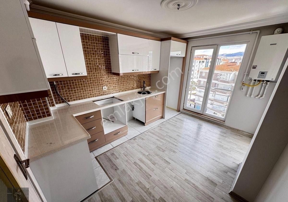 Sevencan Emlaltan Dr.sadık Ahmet Cad.civarı Satılık 3+1 Daire