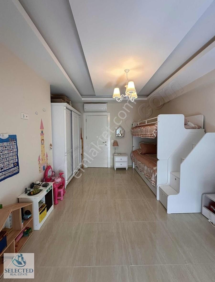 Paradıse Town'da Tripleks Villa - Görsel 11