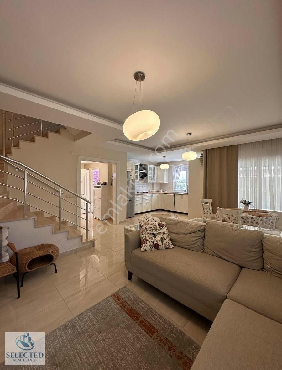 Paradıse Town'da Tripleks Villa - Görsel 3